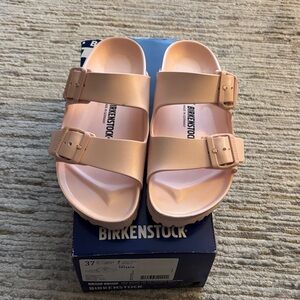 Birkenstock Women Light Pink Sandals